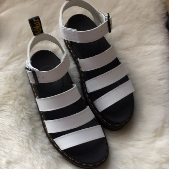 DR.MARTENS WOMEN WHITE SANDALS SIZE 9 - Picture 2 of 3